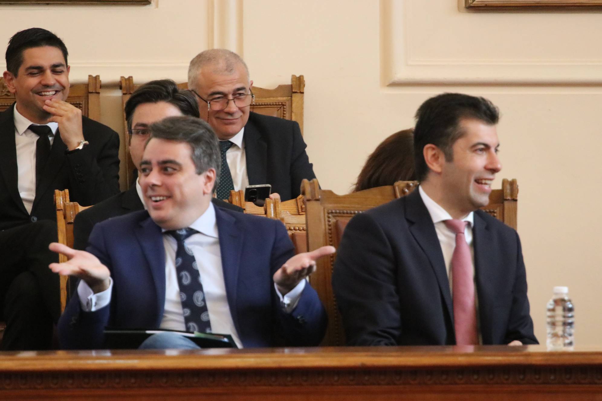  Асен Василев и Кирил Петков 